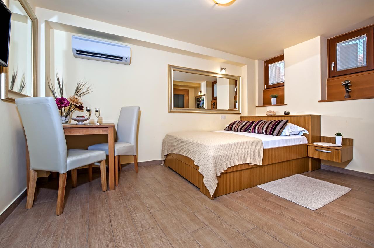 Guest House Golden Goose روفينج المظهر الخارجي الصورة
