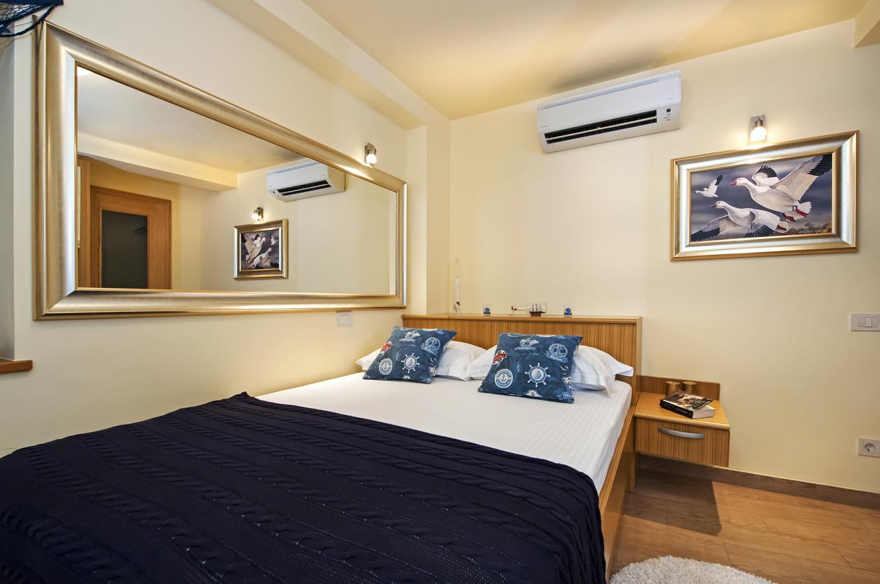 Guest House Golden Goose روفينج المظهر الخارجي الصورة