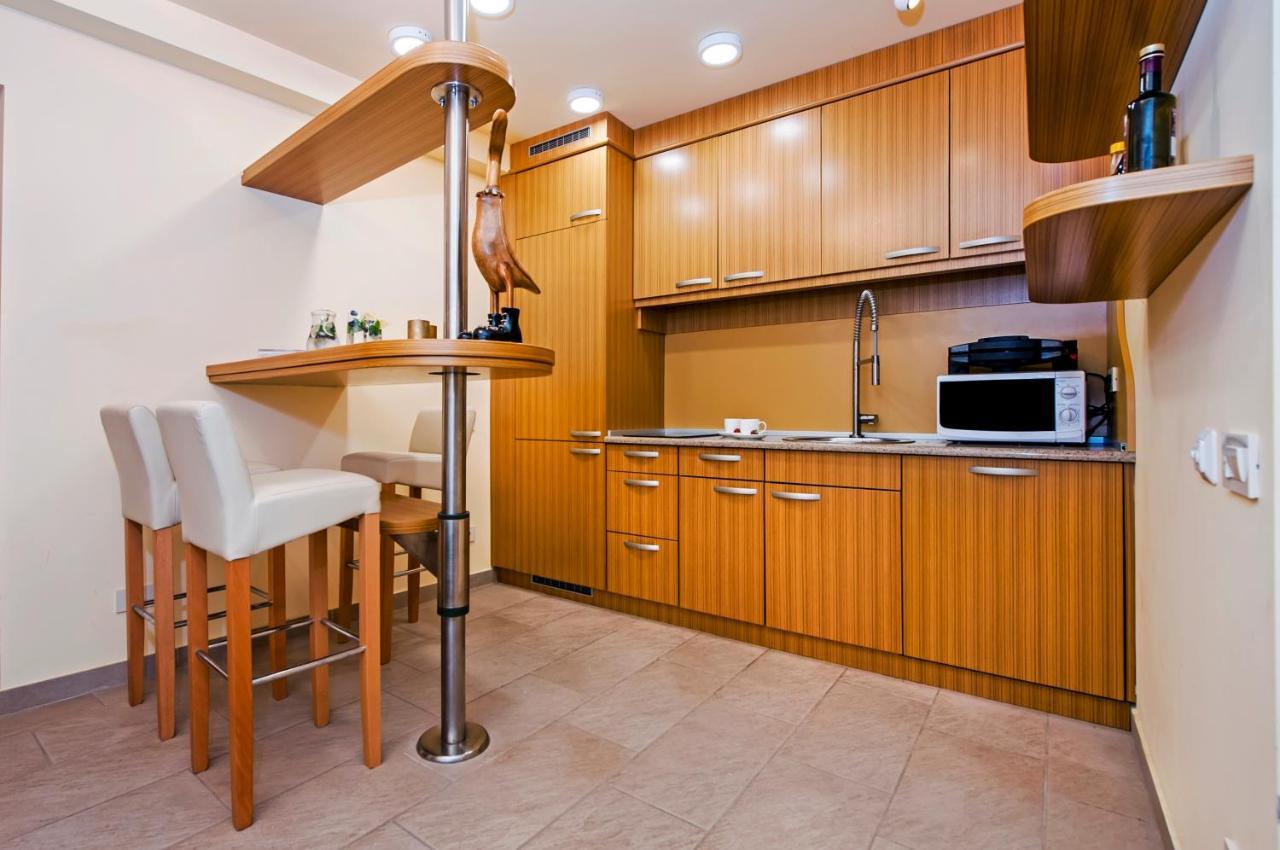 Guest House Golden Goose روفينج المظهر الخارجي الصورة