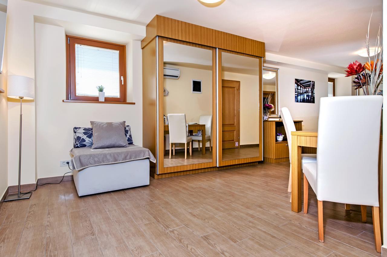 Guest House Golden Goose روفينج المظهر الخارجي الصورة