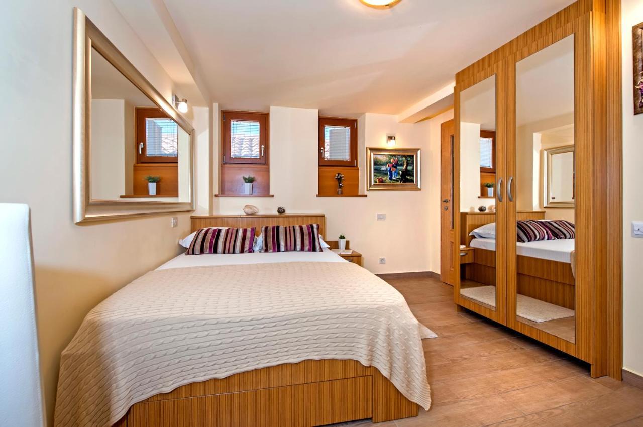 Guest House Golden Goose روفينج المظهر الخارجي الصورة